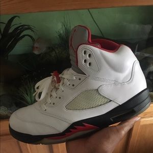 Air Jordan Fire Red 5